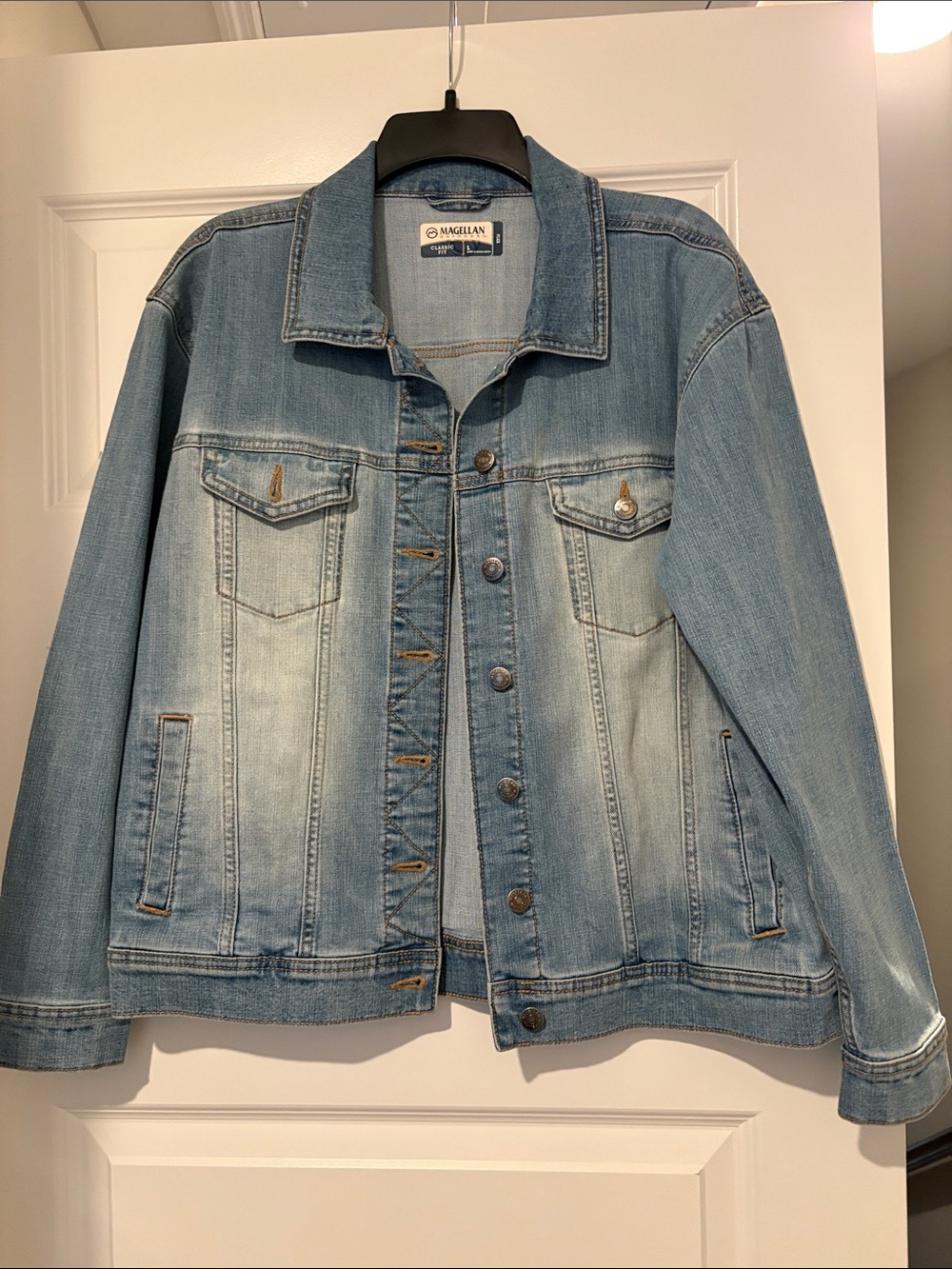 Magellan Outdoors Light Blue Denim Jean Jacket for Women. New never worn. Size L